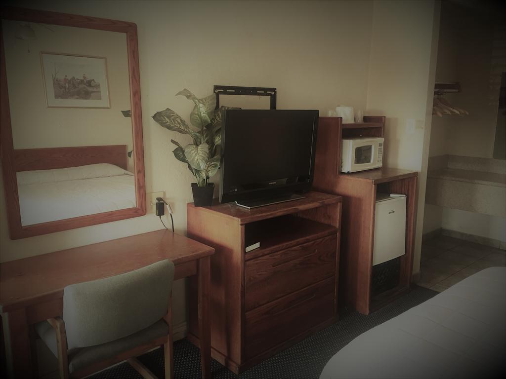 Budget Inn Riverside Eksteriør bilde